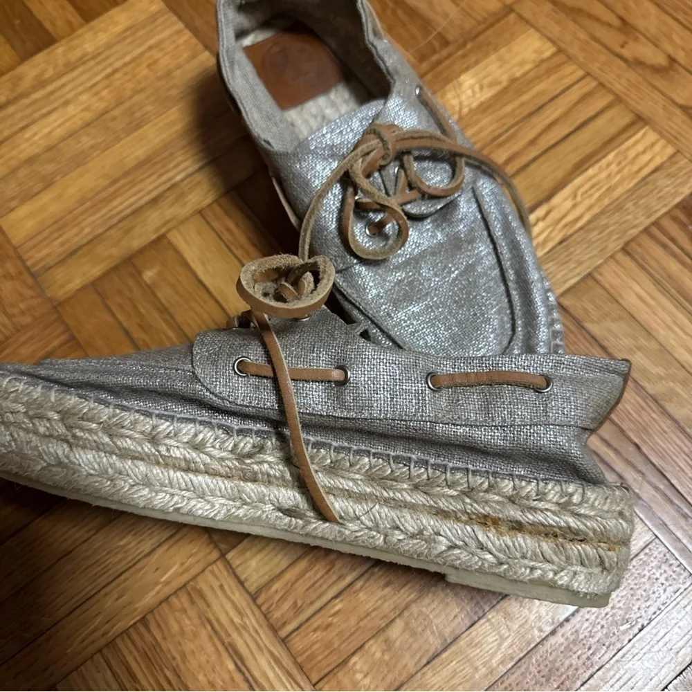 Tory Burch Lace Up Espadrille Women’s 8 slip on Platform boat shoe Gold Metallic